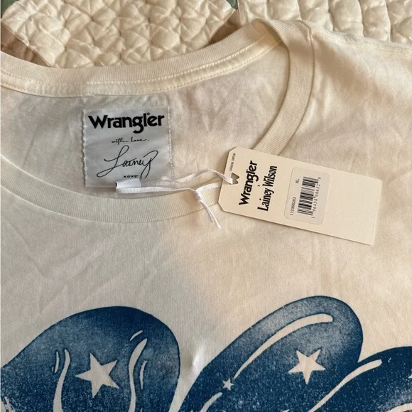 NWT Wrangler x Lainey Wilson oversized graphic tee size XL - Picture 2 of 3